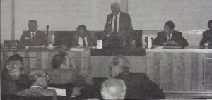 Mesa del Congreso carlista de la unidad en El Escorial1986. De izda. a drcha. Exmo. Sr. Domingo Fal Conde, Don Miguel Ángel Garisoain Fernández, Don Ángel Onrubia, don Fco. Asín... Foto "Acción Carlista" 3er Tr. 1986 (Pamplona).