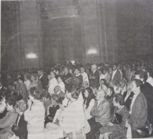 Interior de la basilica de la Santa Cruz, en el monumento de "Navarra a sus muertos en la Cruzada". Funeral del 19-VII-1986. (Acción Carlista 3er Tr. 1986) pág. 6